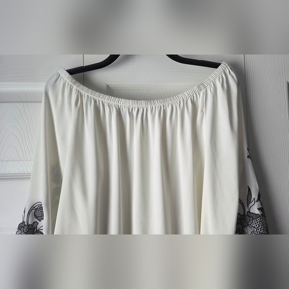 White House Black Market Off-Shoulder Top With Floral Embroidered Sleeves Size M - Picture 9 of 12
